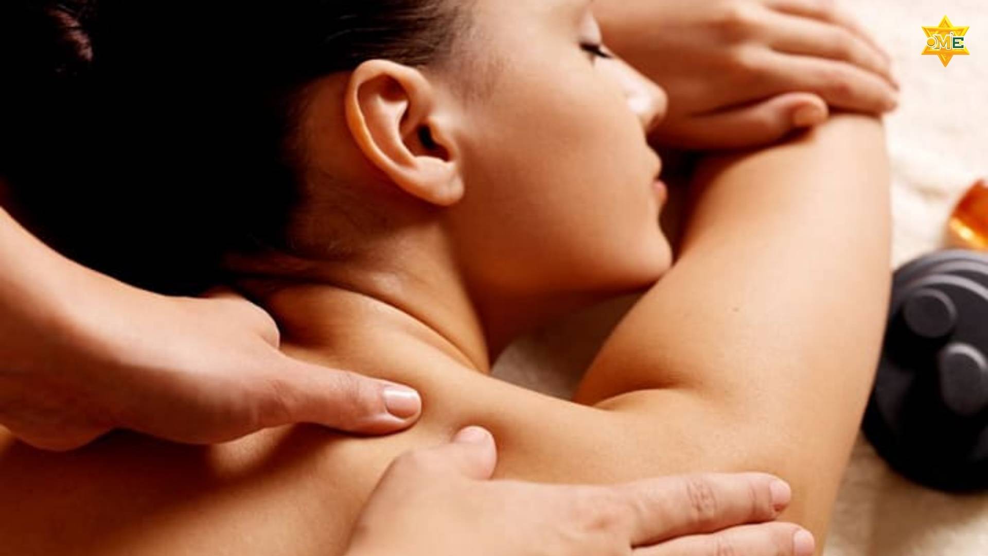 massage cổ vai gáy
