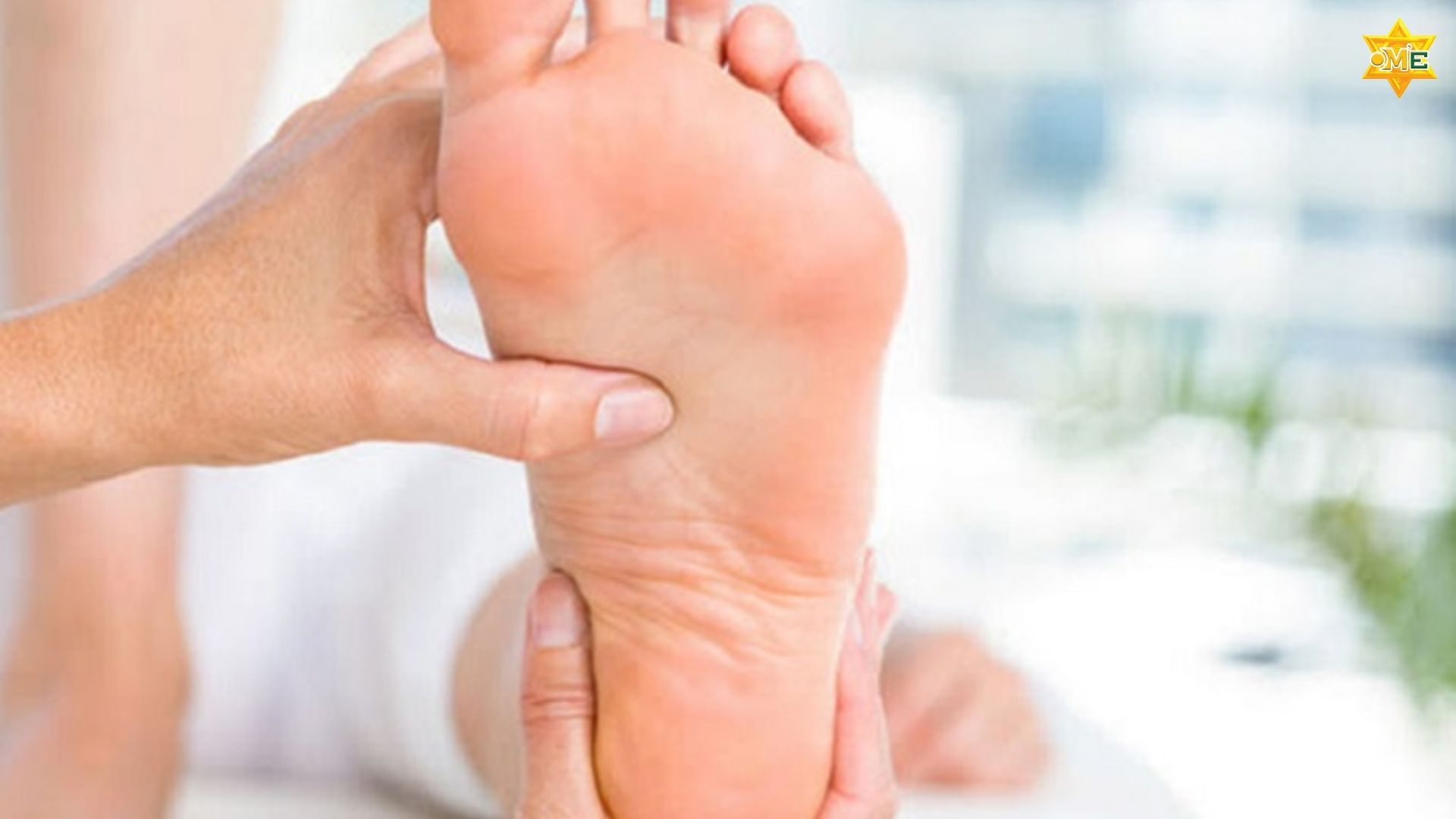 Cách xác định huyệt Bát Phong chuẩn xác