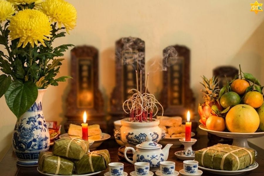 Cắm Hoa Bàn Thờ Tết
